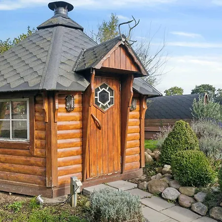 580 M2 Countryside Idyll With Activity