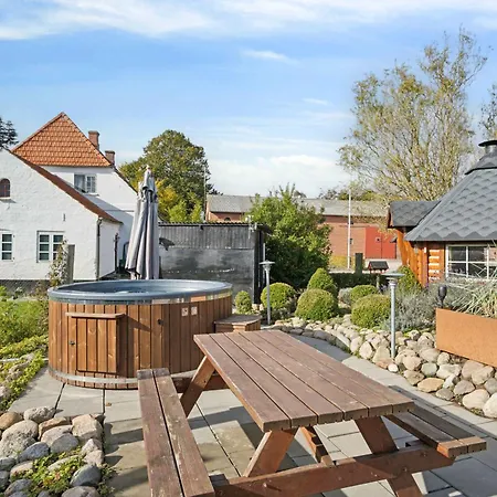 750 M2 Countryside Idyll With Activity Farmház *